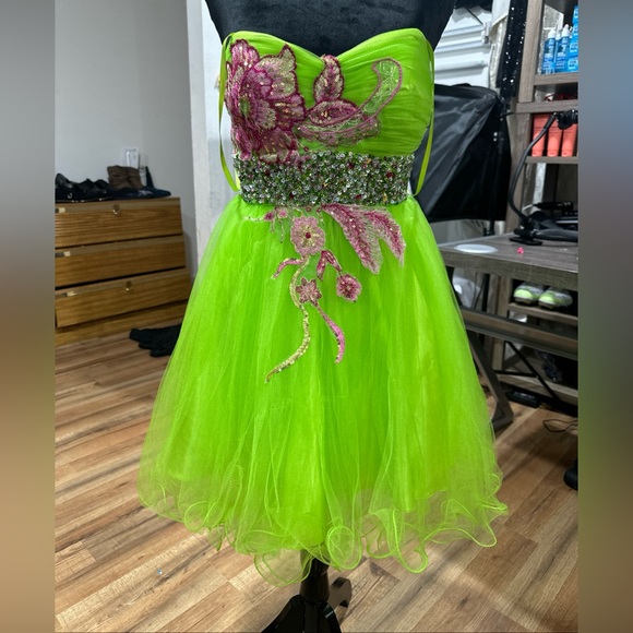 Dave & Johnny Lime Green Satin Dress - Picture 14 of 14